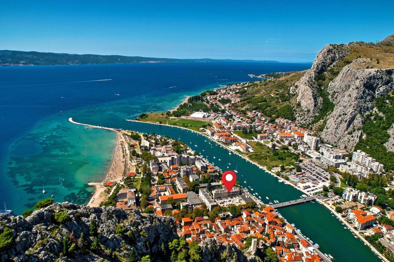 Apartment Vito Omis Bagian luar foto